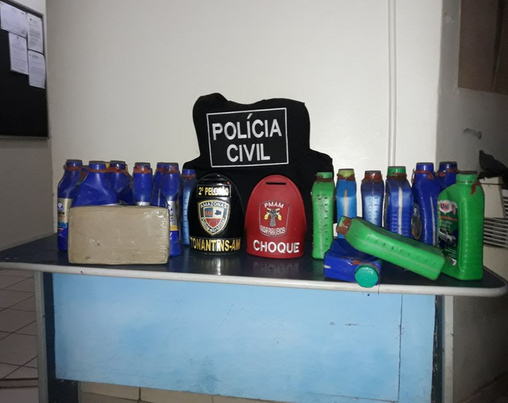No Amazonas, polícia apreende mais de 20 kg de drogas escondidos em garrafas de óleo