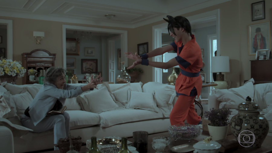  Betty Faria agita internautas ao imitar Goku em A Força do Querer