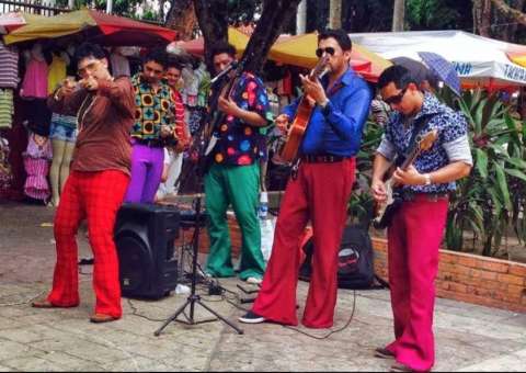 Leninha a princesa do Bolero, toca com Stone Ramos na Brega Night do Axerito 