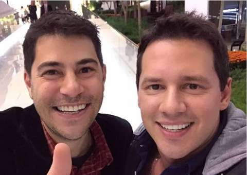 Evaristo Costa e Dony De Nuccio posam juntos e trocam elogios nas redes sociais