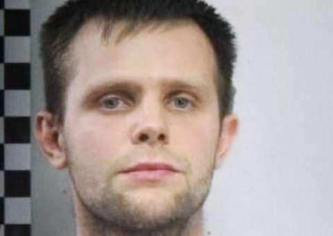 Preso acusado de sequestrar modelo para vendê-la na internet