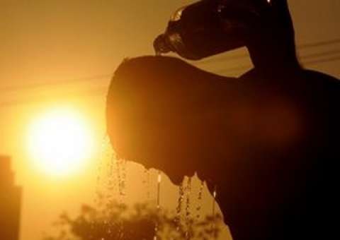 Verão escaldante provoca hospitalizações e mortes