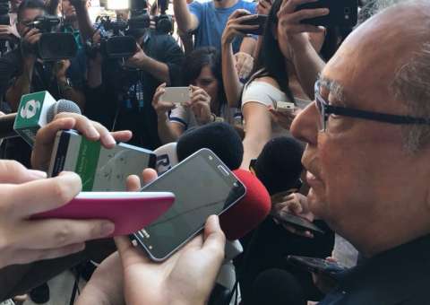  Amazonino vota e diz que hoje o eleitor é o imperador