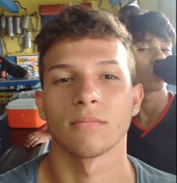 Adolescente sai para ir ao Centro e desaparece em Manaus