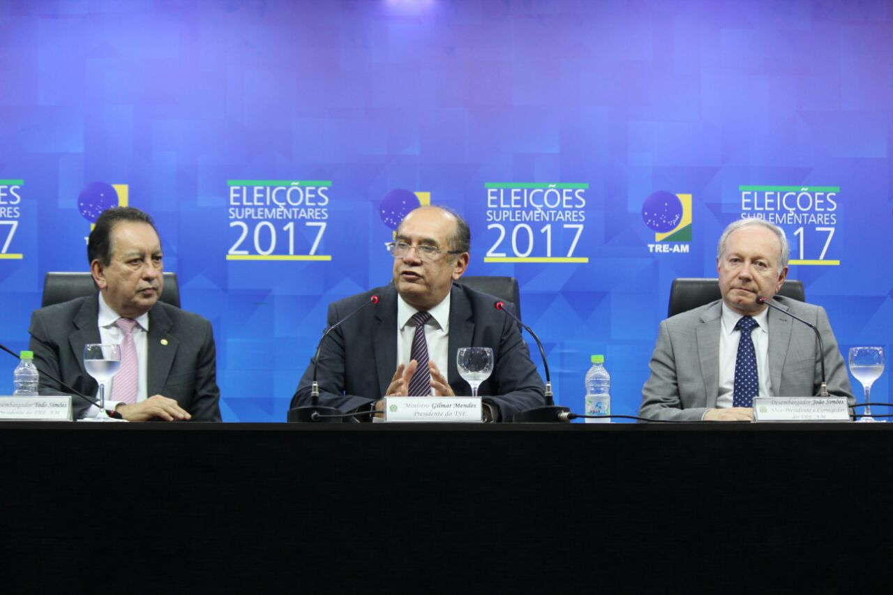 Em Manaus, ministro Gilmar Mendes acompanha eleições para governador