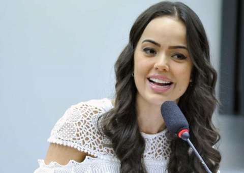 Deputada é chamada de ‘gostosa’ e diz recorrer ao Conselho de Ética