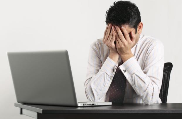 Homem é demitido após ver fotos de mulheres nuas 