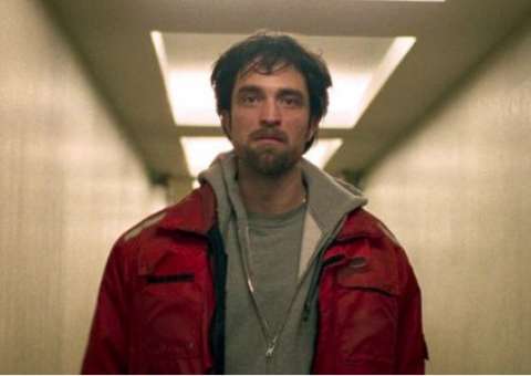 Robert Pattinson recusou fazer cena onde masturbava cachorro em novo filme