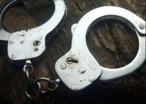 Filha que matou próprio pai e chamou a polícia é liberada pela justiça