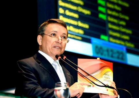 PMDB troca liderança na Aleam e deputado acusa partido de ilegalidade