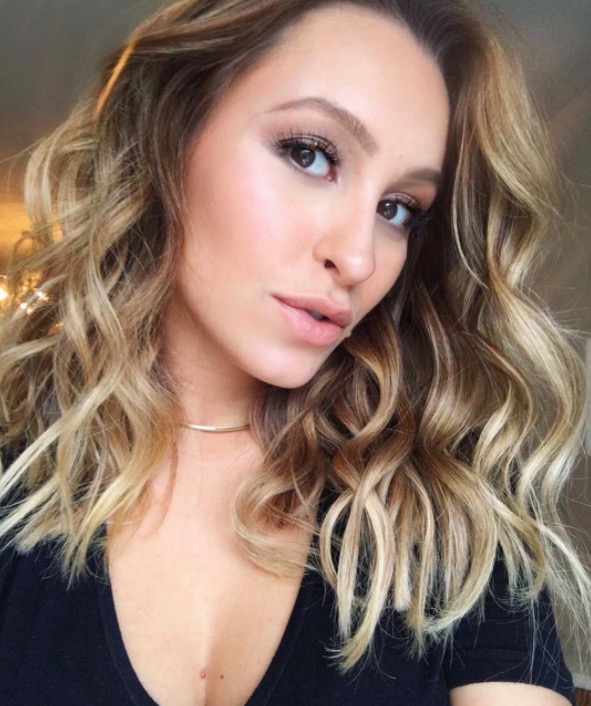 Eterna Khadija de 'O Clone' volta à Globo e fica pelada em 'A Força do Querer'