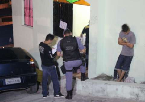 Durante briga, esposa é suspeita de matar marido em Manaus