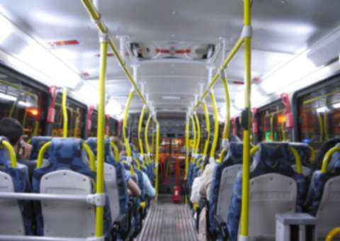 Em Manaus, ônibus é assaltado e passageiro é ferido no abdômen