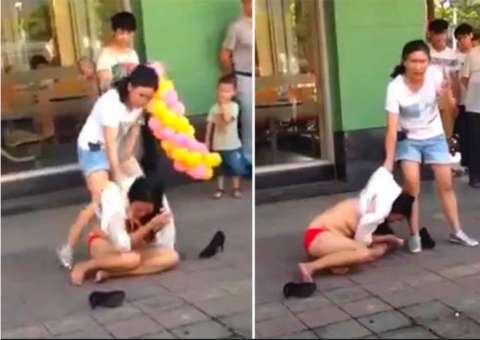 Amante é humilhada e aperreada por mulher traída ao ser arrastada pela rua