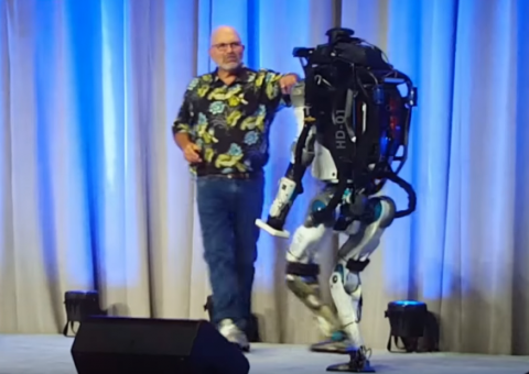 Vídeo: Apresentação de novo humanoide nos EUA termina mal