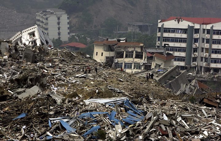 20 pessoas morrem e 250 ficam feridas durante terremoto na China