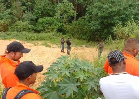 Homem é encontrado degolado à beira de estrada em Manaus