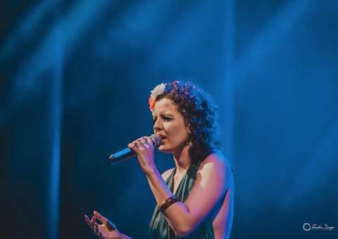 Anne Jezini abre Passo a Paço 2017 com show da turnê Cinética em Manaus 