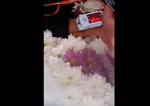 Família para velório após desconfiar que morto poderia estar vivo