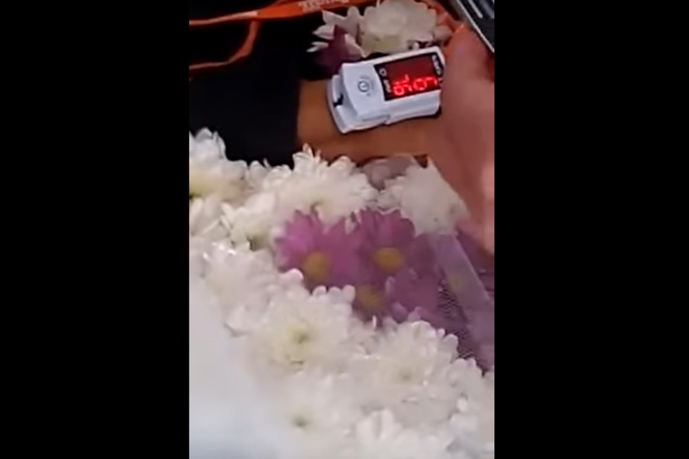 Família para velório após desconfiar que morto poderia estar vivo