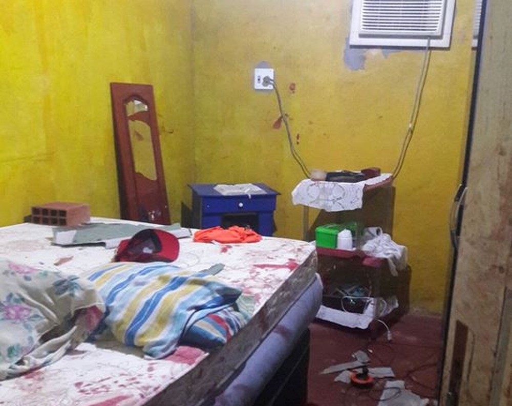 No Amazonas, grupo misterioso invade casa e mata homem na frente da esposa 