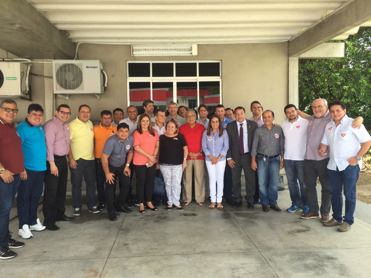 Mais da metade Câmara de Manaus declara apoio a Amazonino Mendes