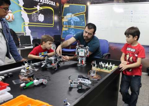 Global Shapers realiza primeira atividade do 'EducaMais' em Manaus