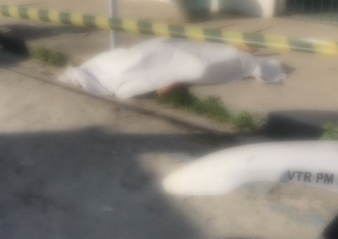 Suspeito de assaltar ônibus é morto e comparsa é preso após perseguição em Manaus