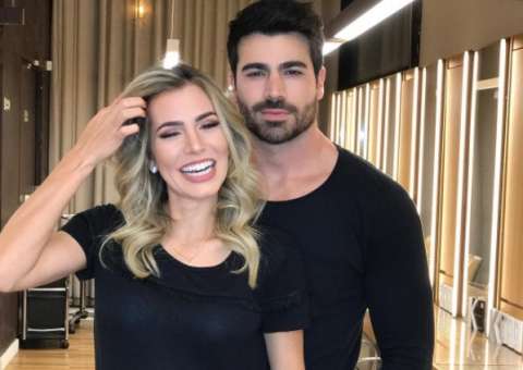 Ex-bbb Adriana Sant’Anna anuncia que está grávida pela segunda vez 