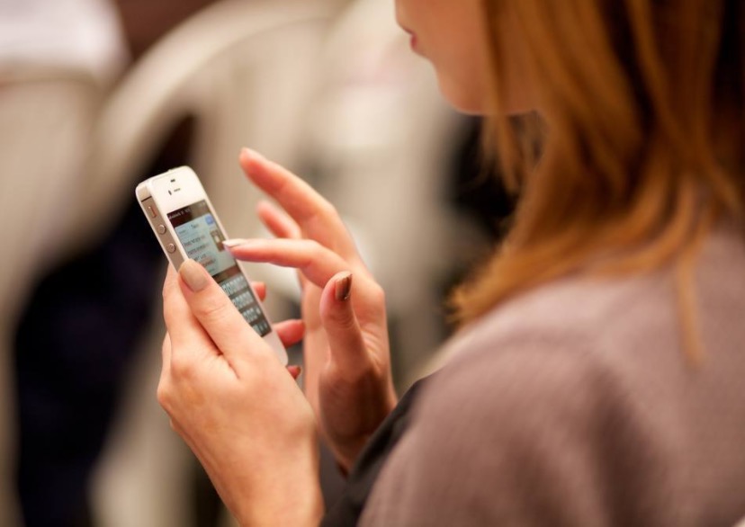 Comissão do Senado aprova PL que permite acúmulo de franquia de dados no celular 