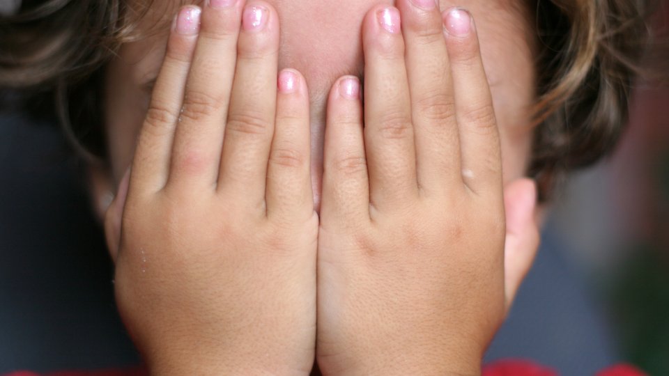 Homem é preso suspeito de estuprar primos de 5 anos