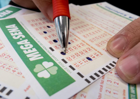 Mega-Sena: 32 apostadores acertam a quina e vão ganhar mais de R$ 52 mil