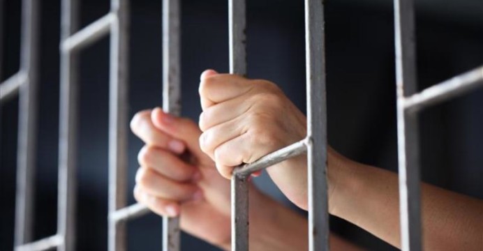 Homem mata esposa durante visita em presídio