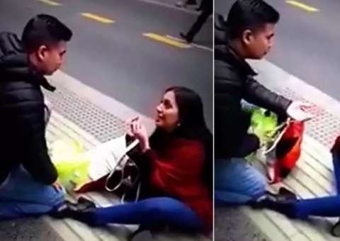 Mulher pede namorado em casamento e é humilhada em avenida movimentada 