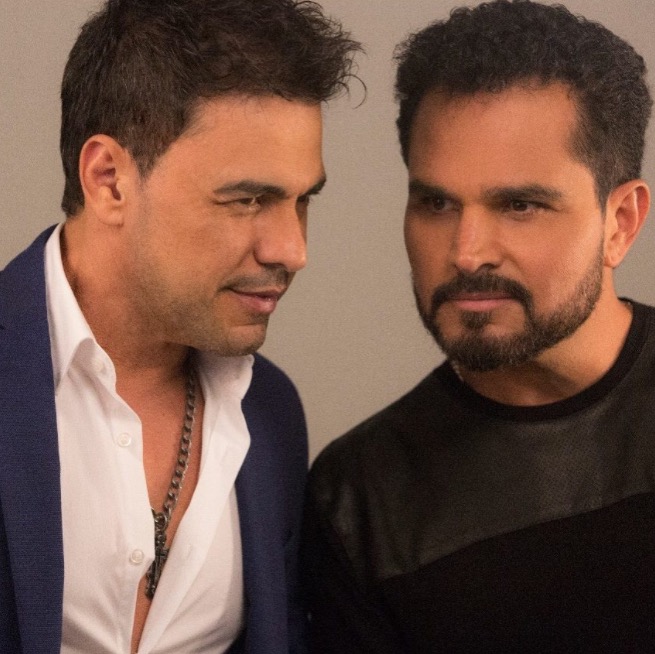 Após polêmica, Zezé Di Camargo se declara para o irmão Luciano na web