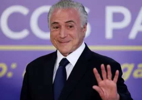 Governo anuncia adiamento de reajustes a servidores públicos