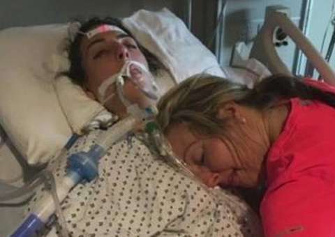 Mãe posta foto angustiante da filha pouco antes de morrer por uso de drogas