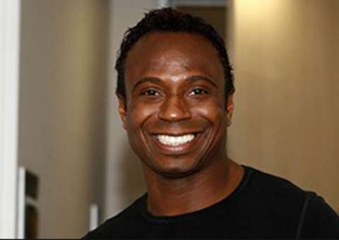 Ex-jogador Edilson Capetinha é preso por não pagar pensão