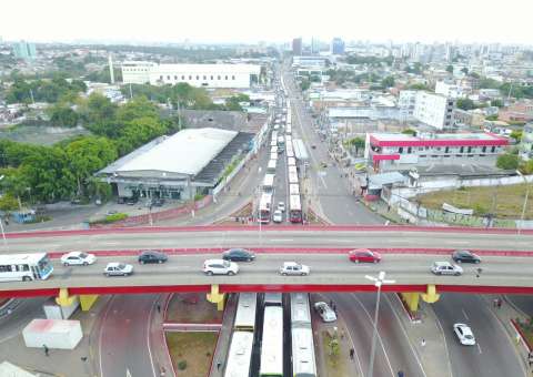 Ônibus voltam a circular após manifestação no Centro de Manaus