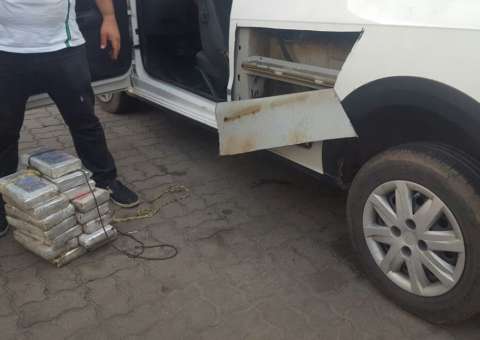 15kg de drogas são apreendidos escondidos em carroceria de carros no porto de Manaus