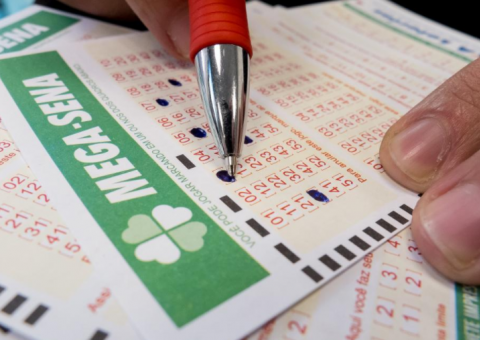 Mega-Sena: 94 apostadores acertam quina e faturam mais de R$ 19 mil