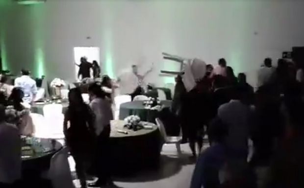 Vídeo mostra confusão, após buffet servir 'miojo' em formatura 
