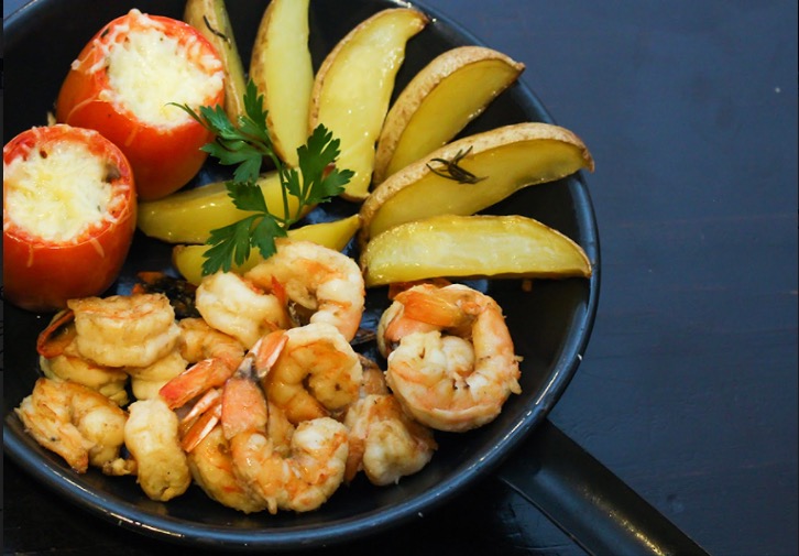 Receitas e música de Vinicius de Moraes em jantar especial na Casa do Axerito 