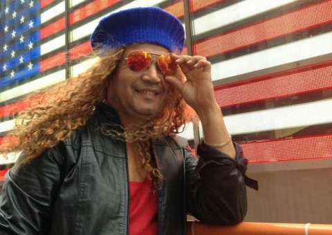 Wanderley Andrade comanda tarde dançante no Flutuante Sedutor