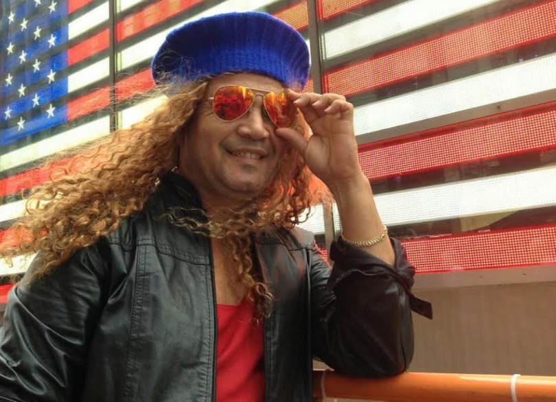 Wanderley Andrade comanda tarde dançante no Flutuante Sedutor