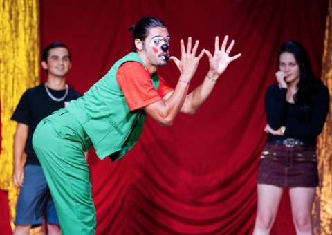 Palhaços, Malabaristas e Globo da Morte são atração no Ramito Circo