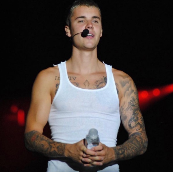 Justin Bieber lança novo single após cancelar turnê