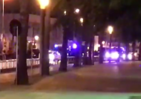 Horas após ataque em Barcelona, polícia mata três em novo atentado