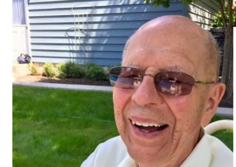 Idoso de 94 anos instala piscina e decide 'adotar' crianças do bairro para não ficar sozinho