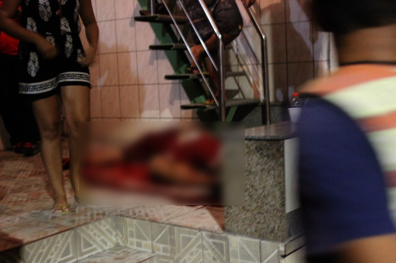 Homem é atingido com vários tiros enquanto lanchava em Manaus